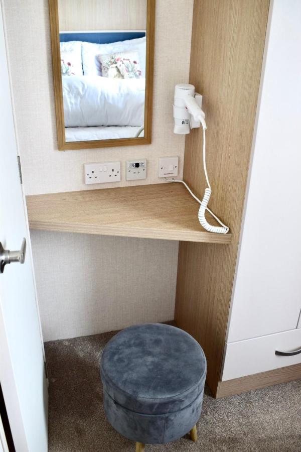 New Sea View Platinum Caravan With Huge Decking นิวคาสเซิล อะพอน ไทน์ ภายนอก รูปภาพ