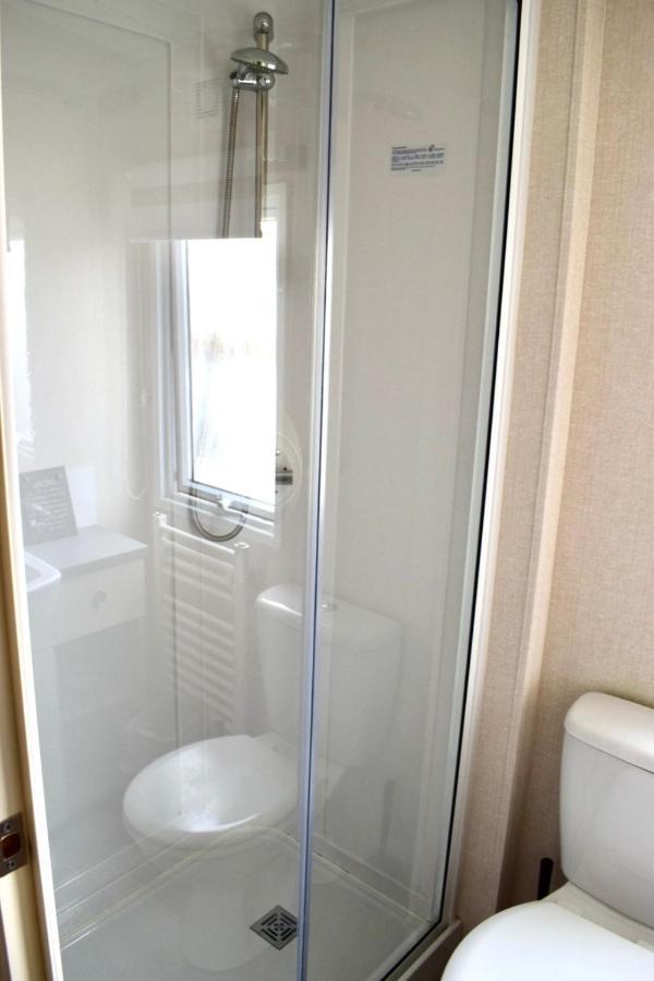 New Sea View Platinum Caravan With Huge Decking นิวคาสเซิล อะพอน ไทน์ ภายนอก รูปภาพ