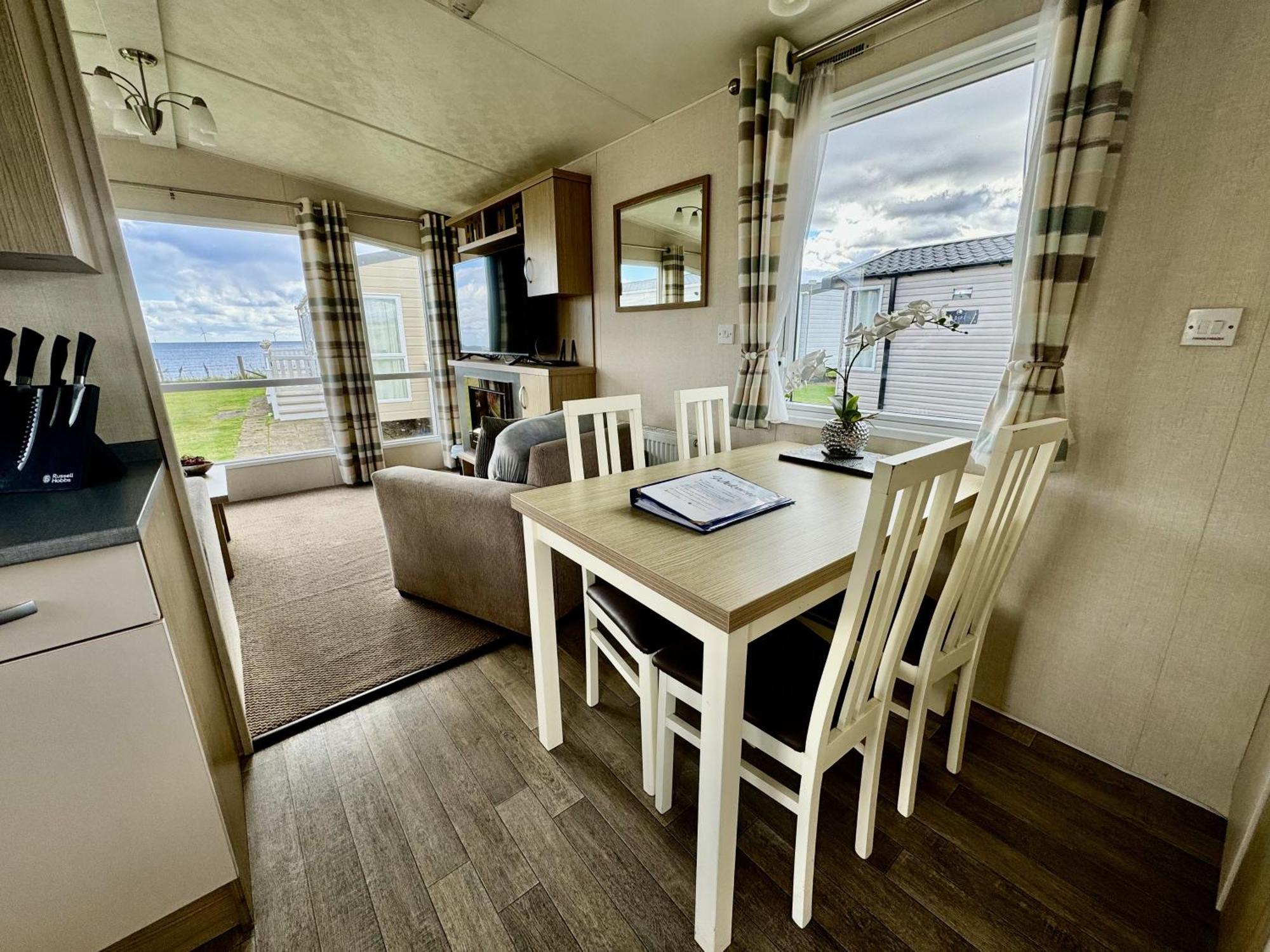 New Sea View Platinum Caravan With Huge Decking นิวคาสเซิล อะพอน ไทน์ ภายนอก รูปภาพ