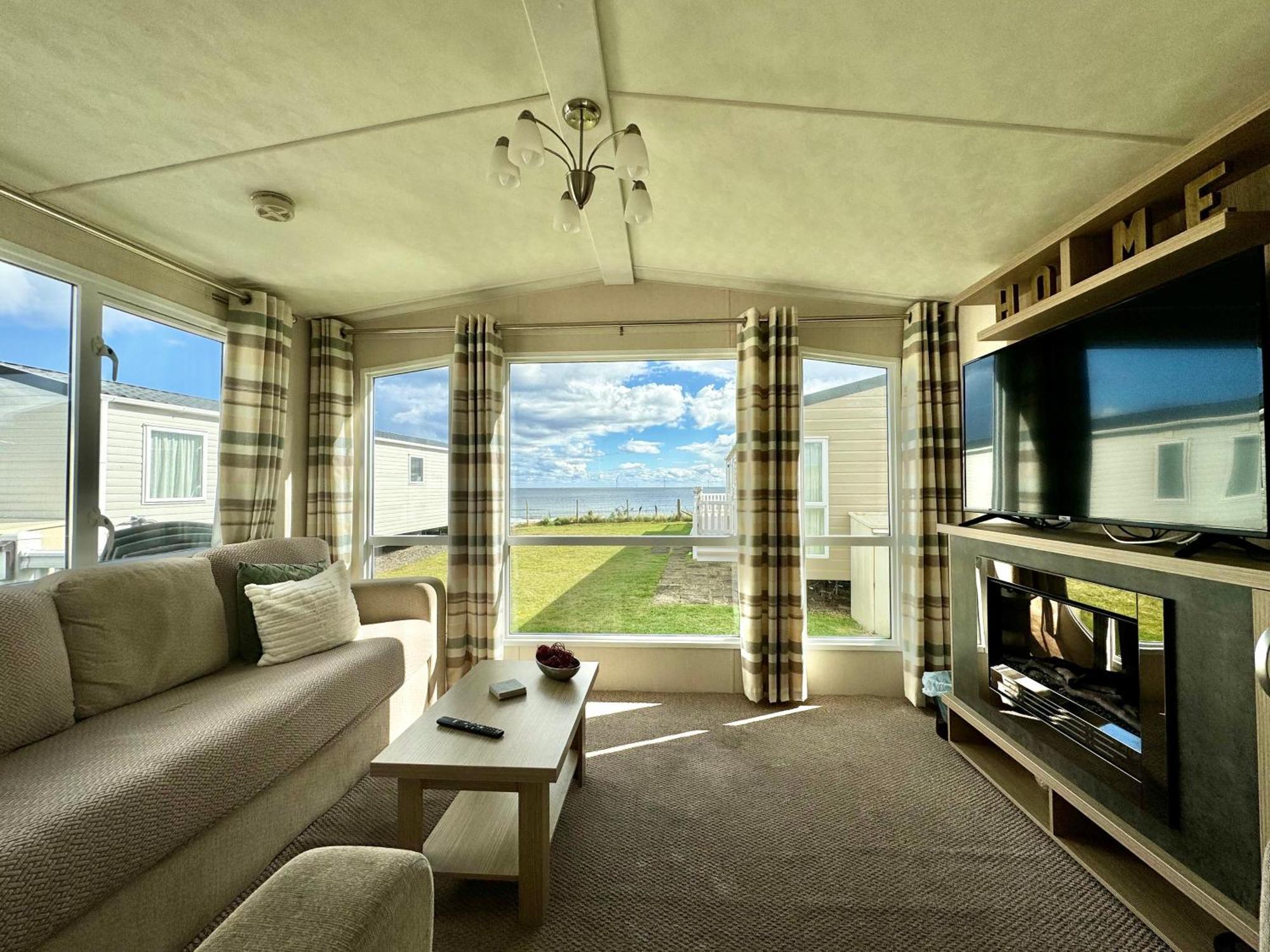 New Sea View Platinum Caravan With Huge Decking นิวคาสเซิล อะพอน ไทน์ ภายนอก รูปภาพ