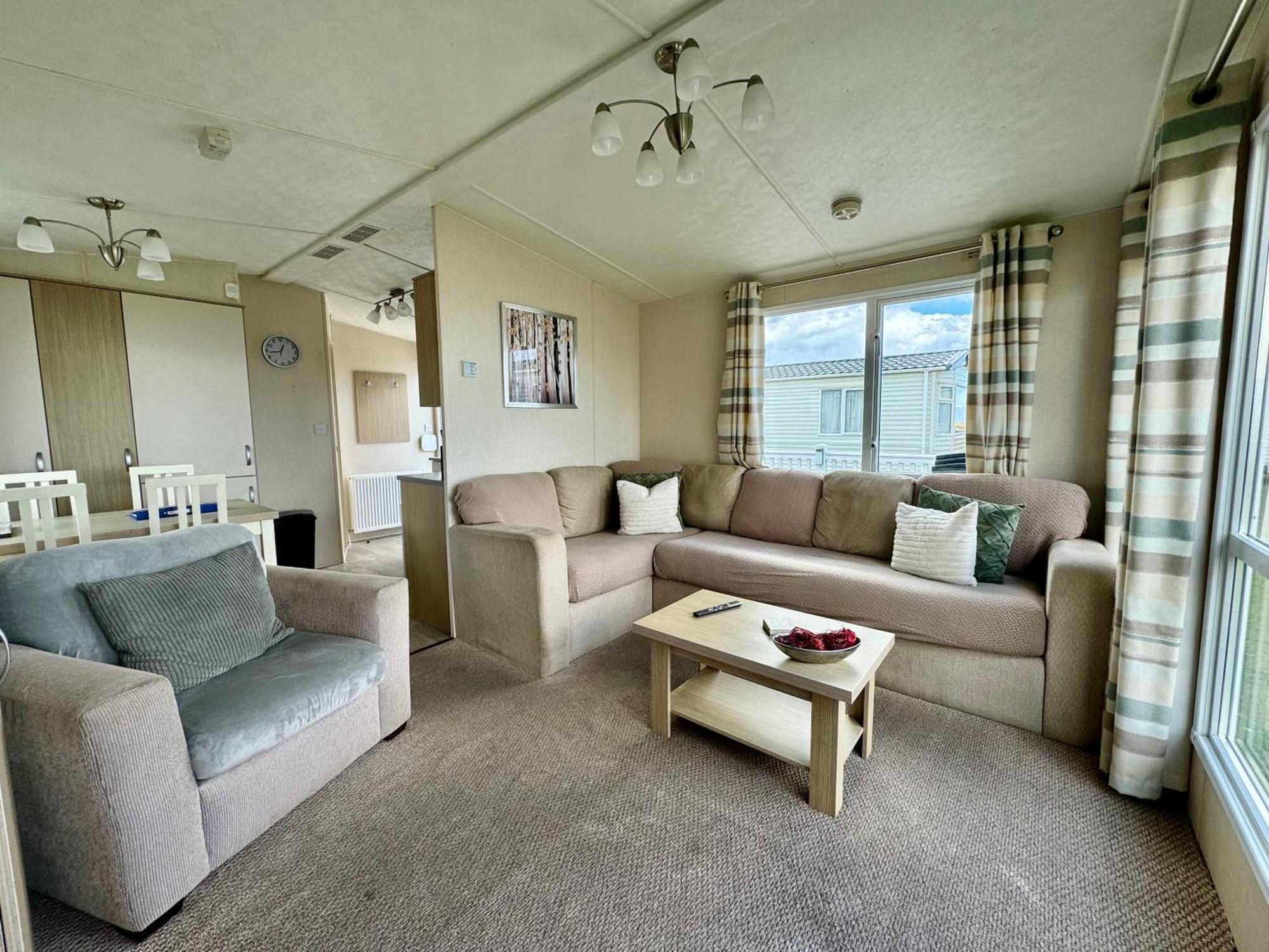 New Sea View Platinum Caravan With Huge Decking นิวคาสเซิล อะพอน ไทน์ ภายนอก รูปภาพ